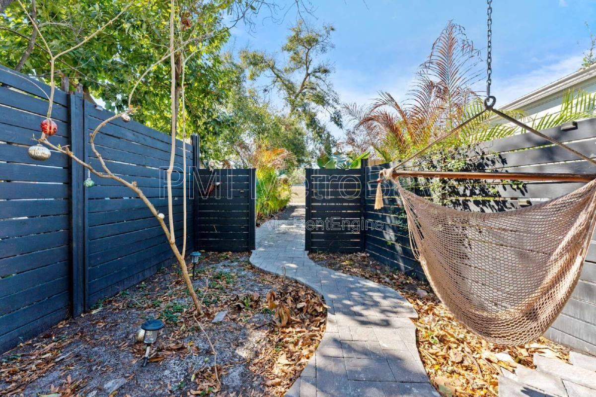 8505 N Lamar St #B - Photo 3 of 10