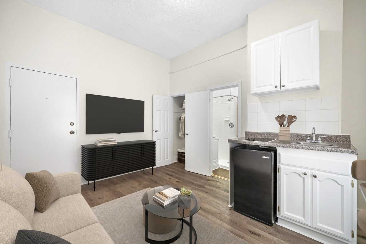 729 S Union Ave #124 - Photo 5 of 52