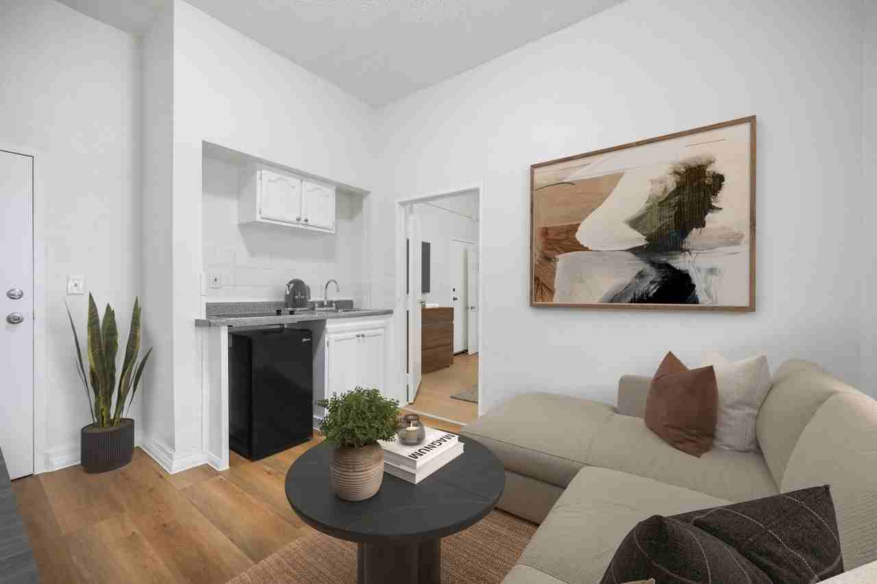 729 S Union Ave #109 - Photo 4 of 51