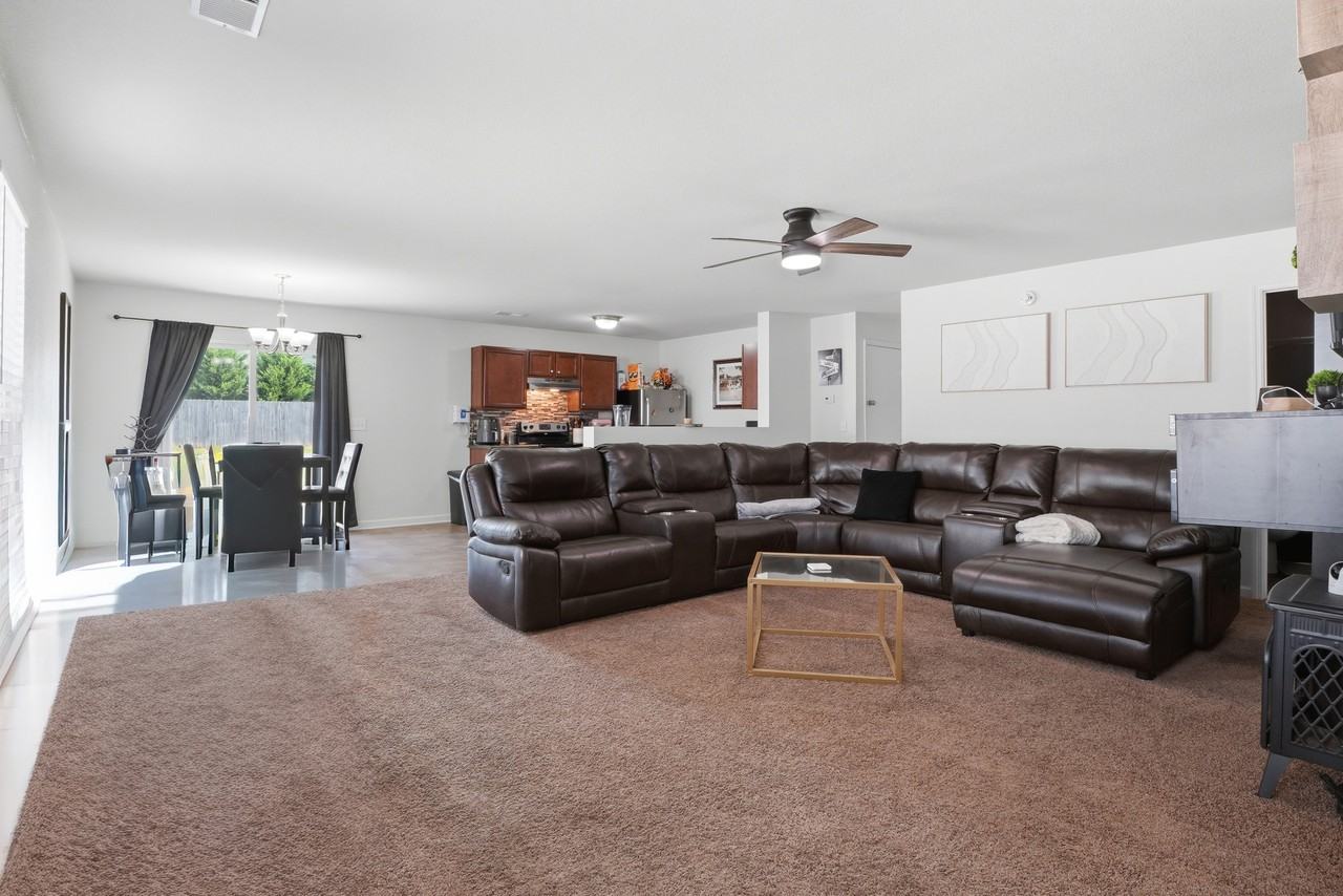 15110 Mill Valley Dr - Photo 5 of 18