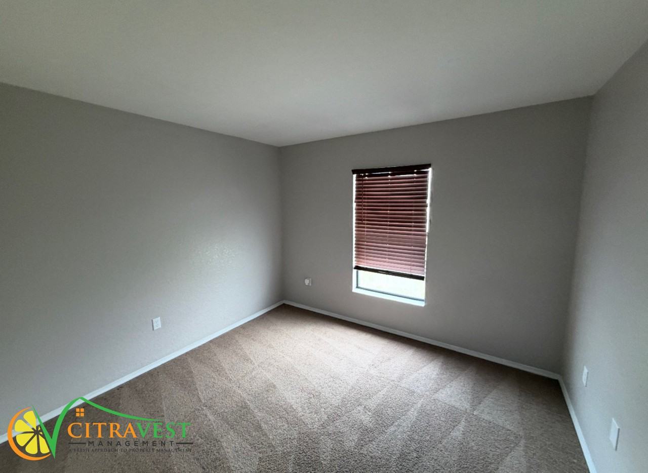 2160 Oakhurst Dr - Photo 5 of 8