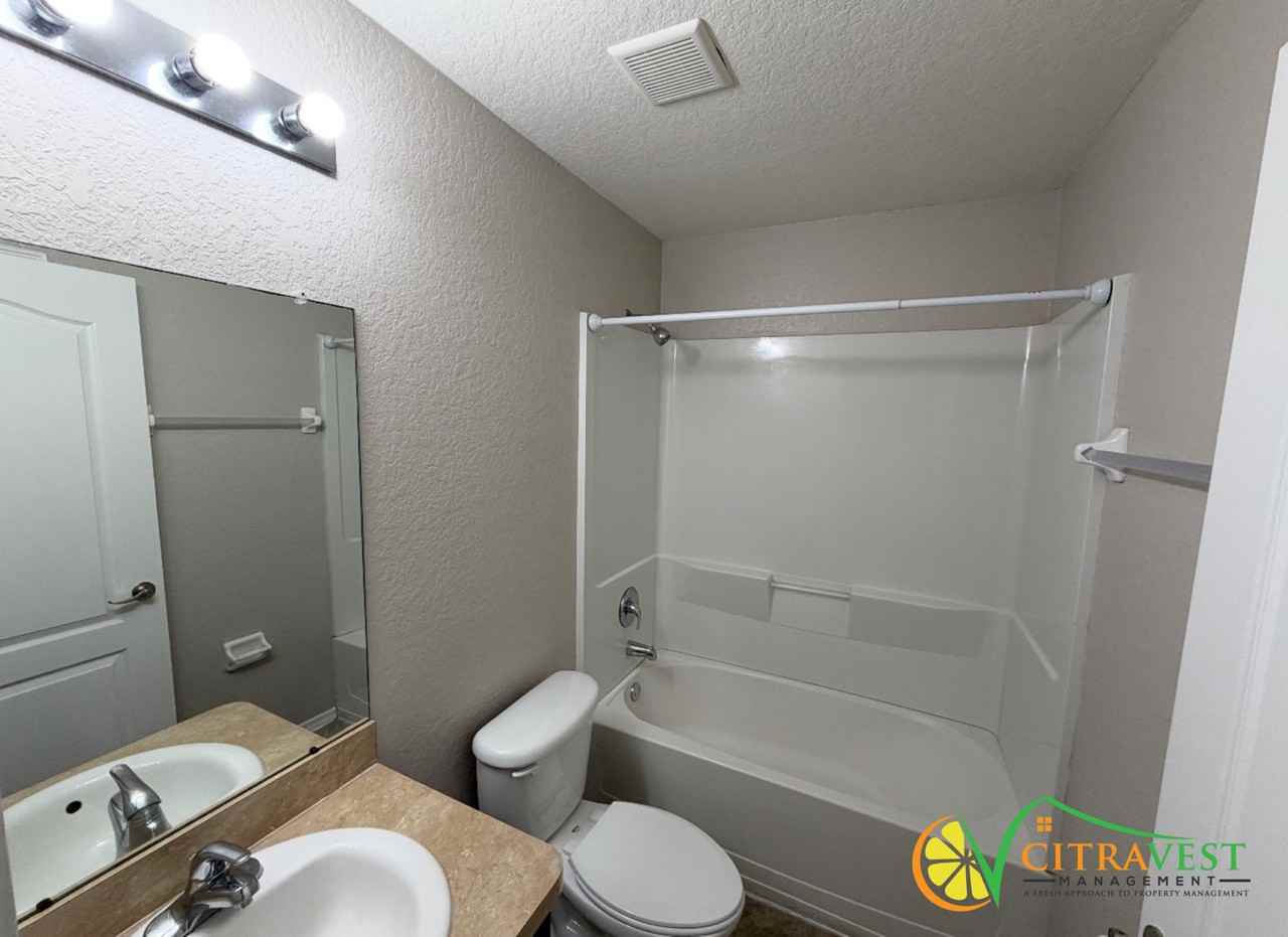 2160 Oakhurst Dr - Photo 6 of 8