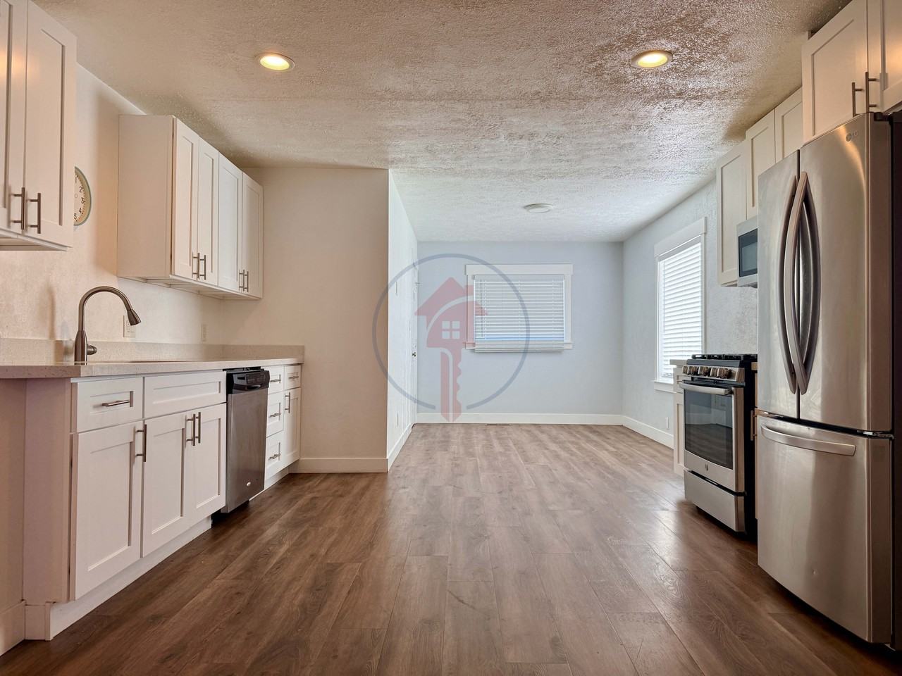 8701 Ws - Photo 3 of 13