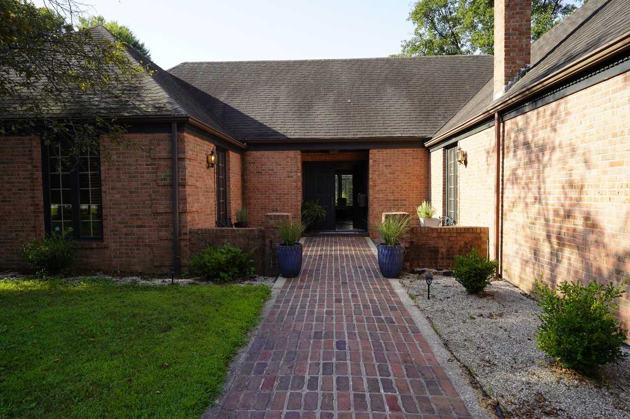 17640 Douglas Rd - Photo 2 of 26