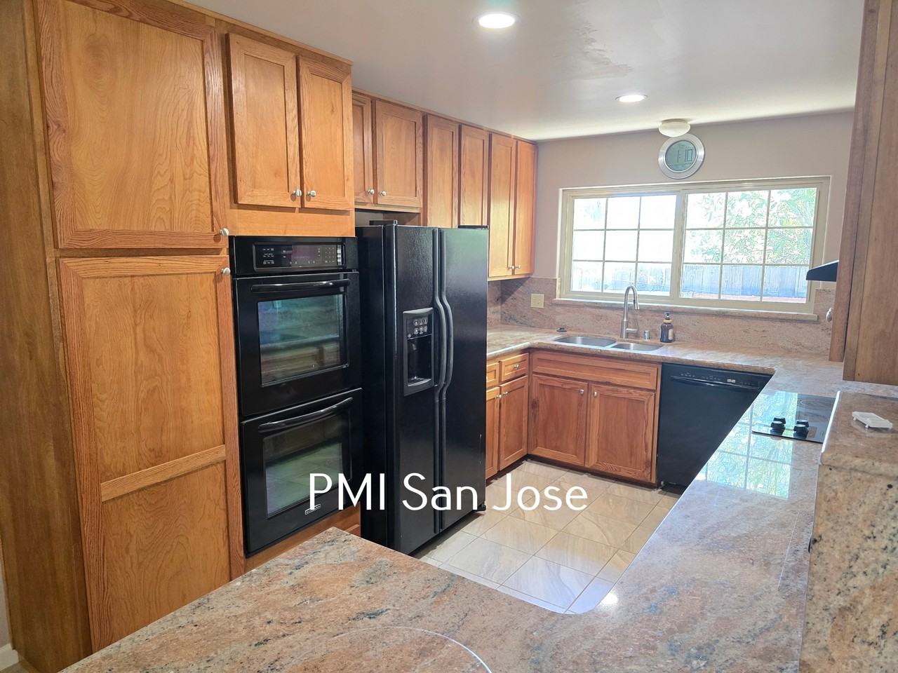 900 Susan Ct - Photo 2 of 26