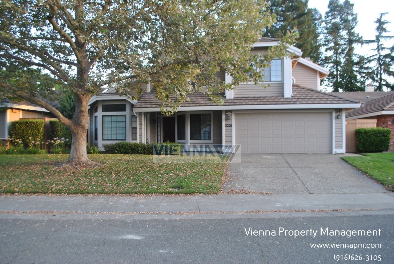 2226 Fort Point Dr - Photo 2 of 50