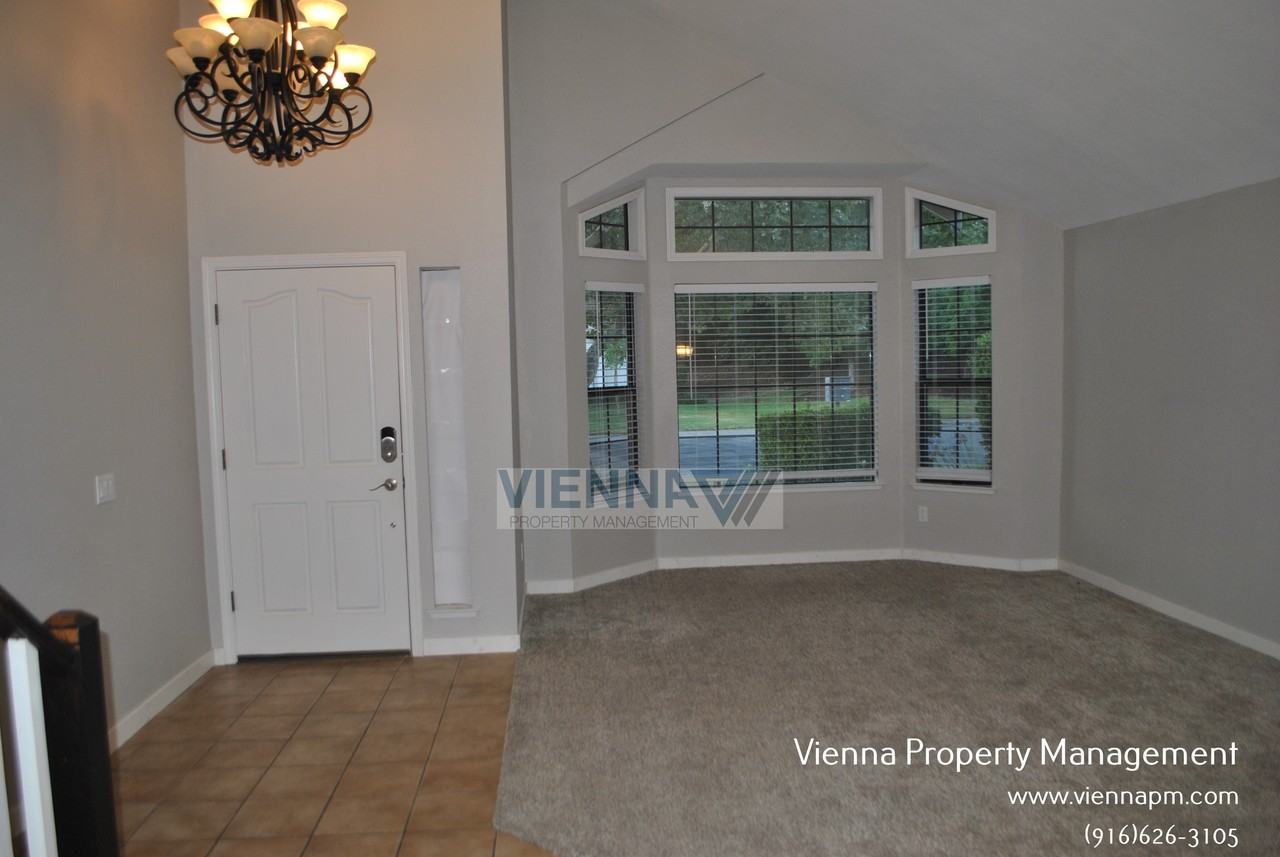 2226 Fort Point Dr - Photo 3 of 50