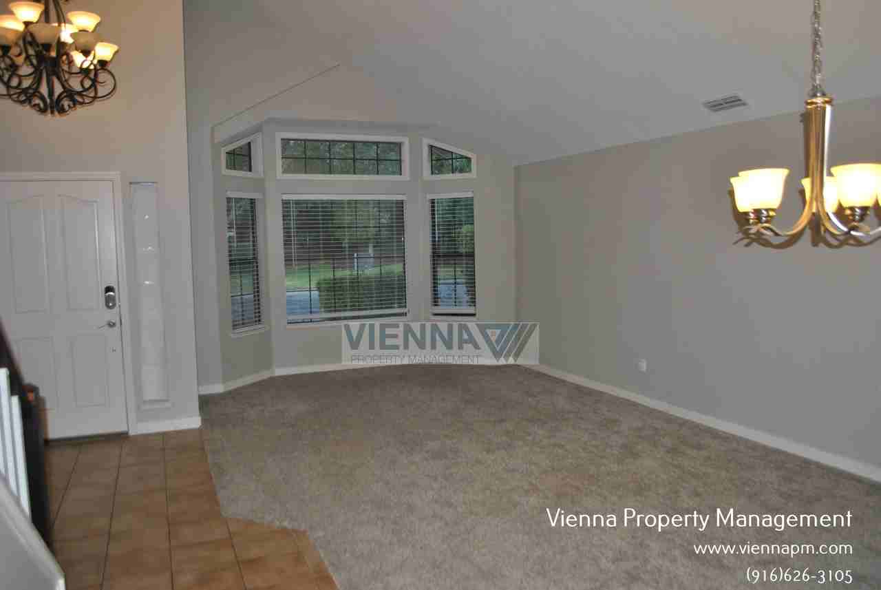 2226 Fort Point Dr - Photo 4 of 50