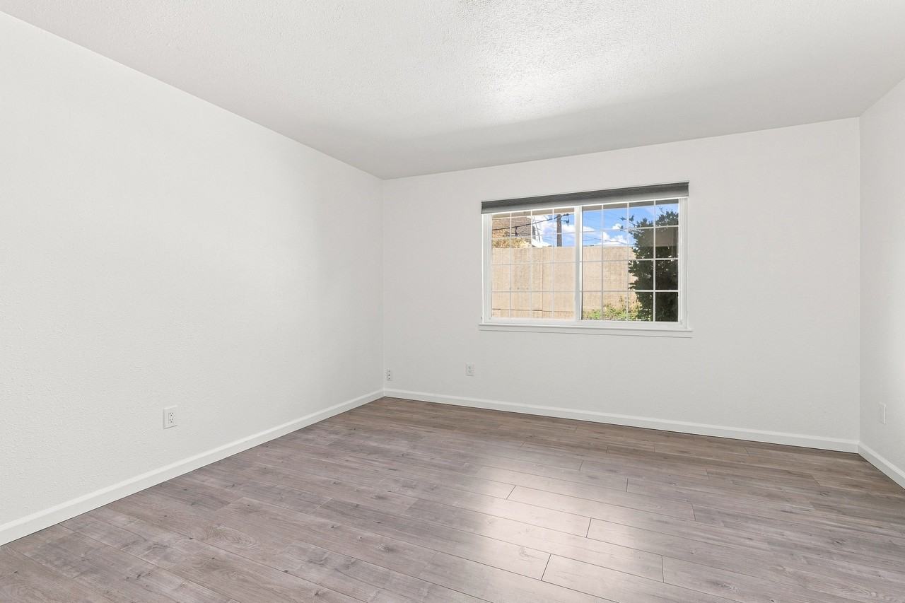 6285 Edgewood Way - Photo 2 of 21