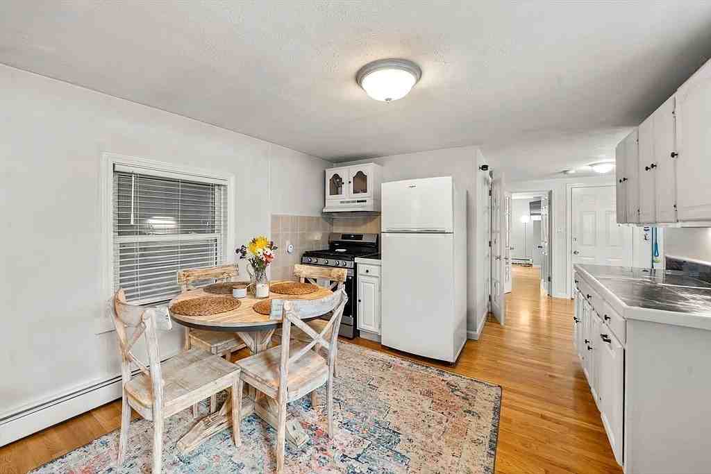 528 E 3Rd St - Photo 3 of 17
