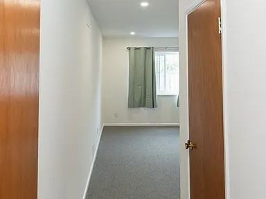 446 Niantic Ave - Photo 6 of 18
