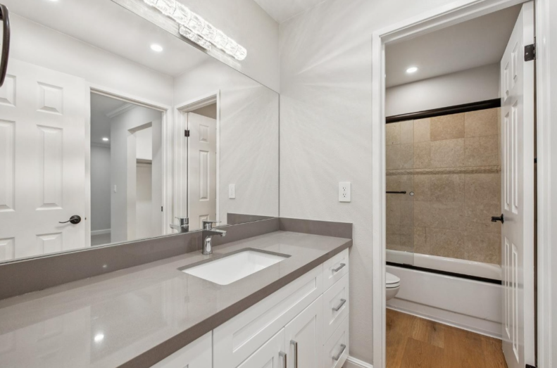 821 N Humboldt St #302 - Photo 5 of 14