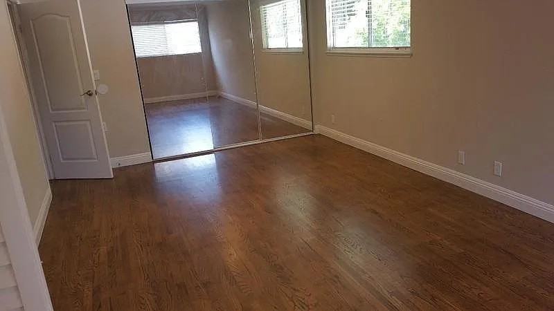 1300 Londonderry St - Photo 5 of 6