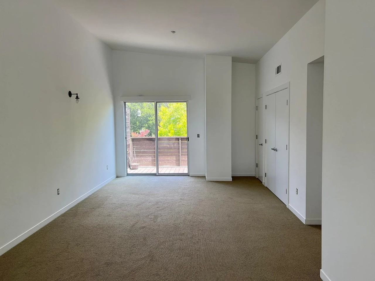 2400 Dowling Pl - Photo 3 of 3
