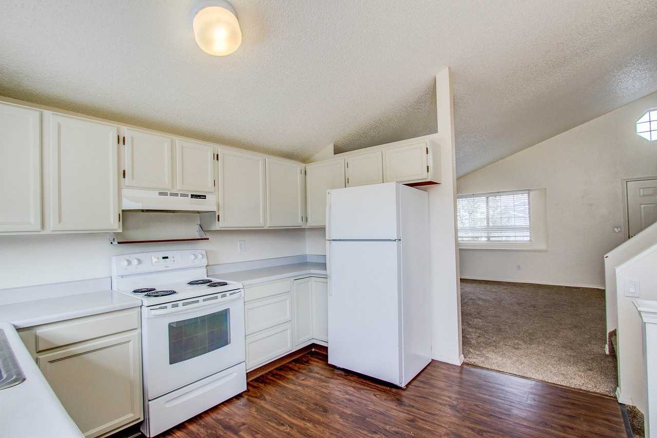 3380 Beechwood Ct - Photo 2 of 31