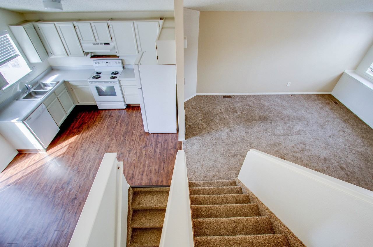 3380 Beechwood Ct - Photo 3 of 31