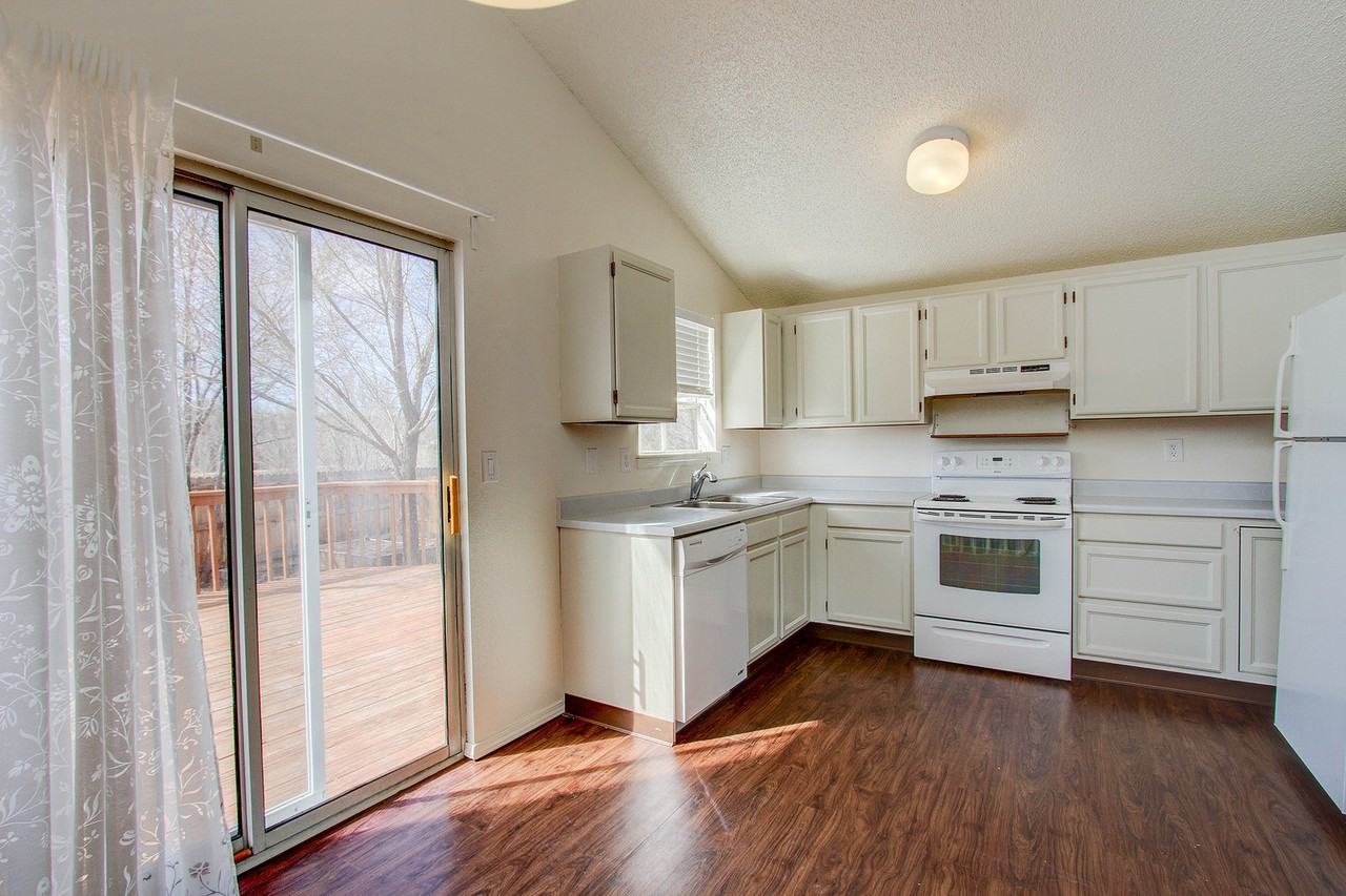 3380 Beechwood Ct - Photo 5 of 31