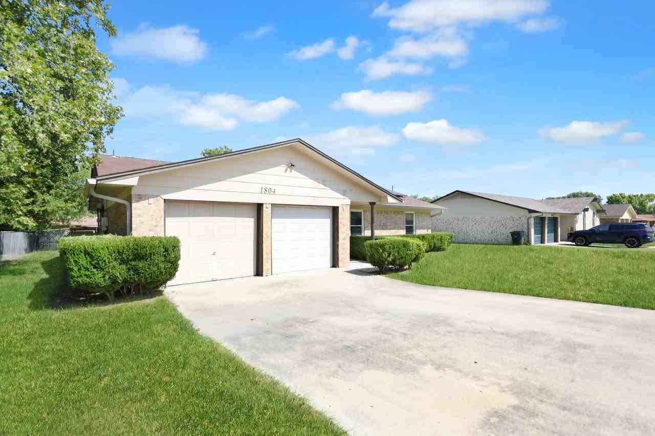 1804 Ruiz Dr - Photo 2 of 22