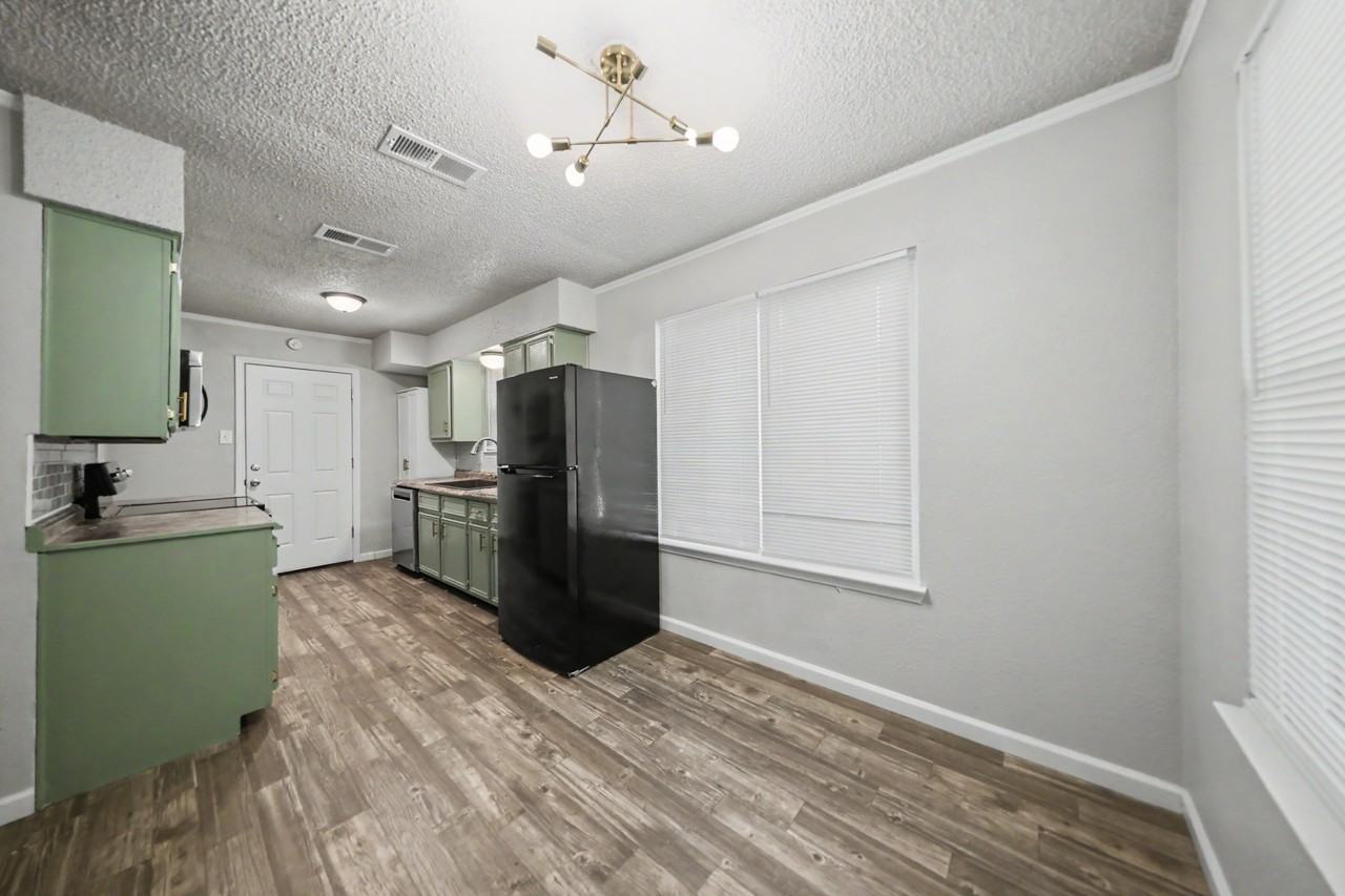 1804 Ruiz Dr - Photo 5 of 22