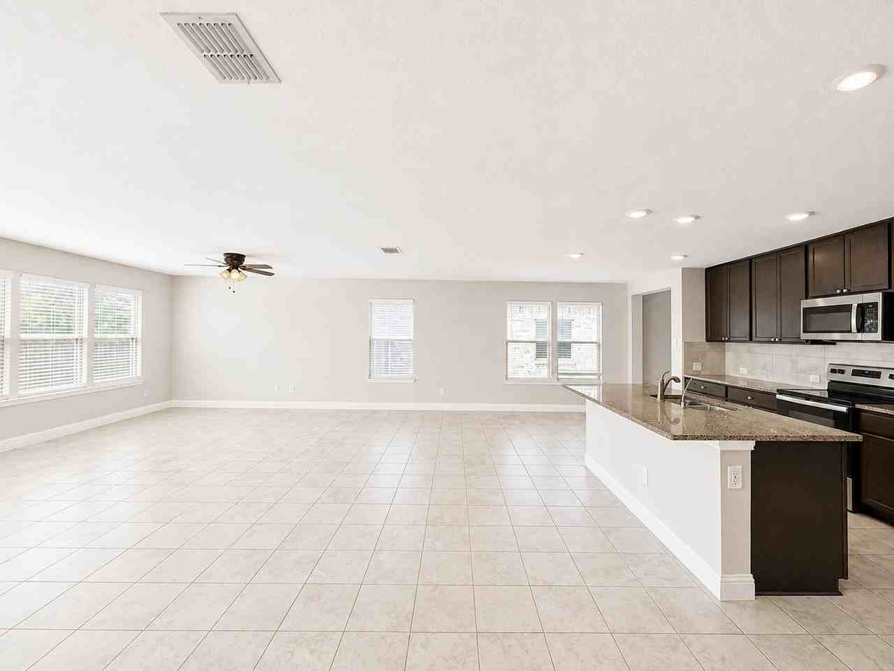 2605 Wesley Ave - Photo 4 of 24