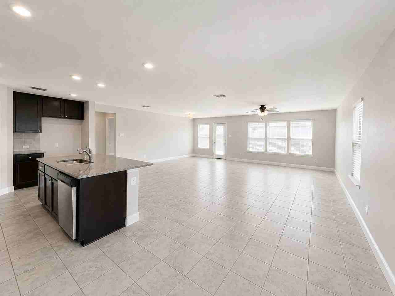 2605 Wesley Ave - Photo 5 of 24