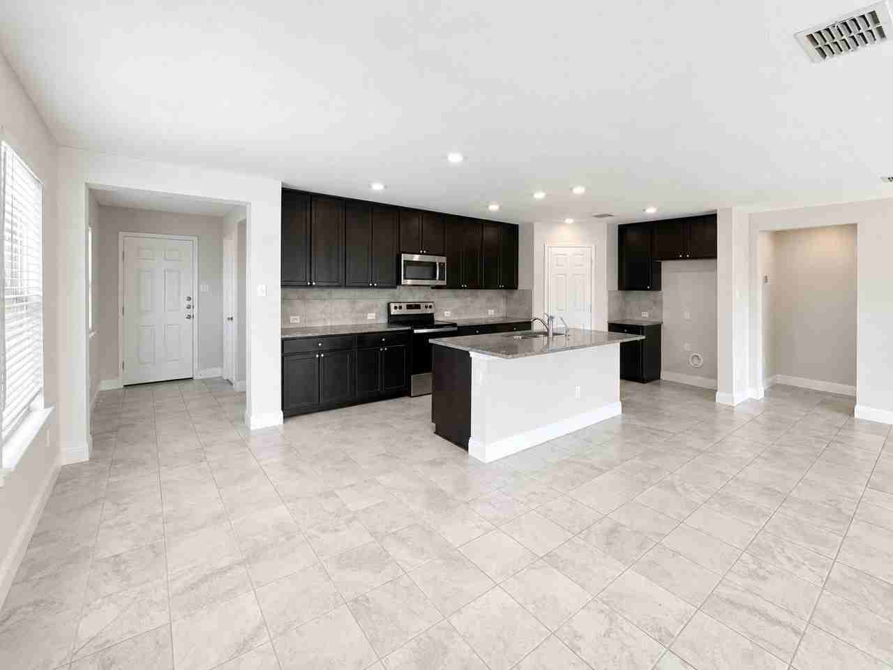 2605 Wesley Ave - Photo 7 of 24