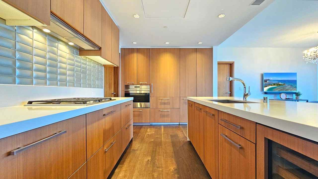 1555 Kapiolani Blvd #802 - Photo 6 of 38
