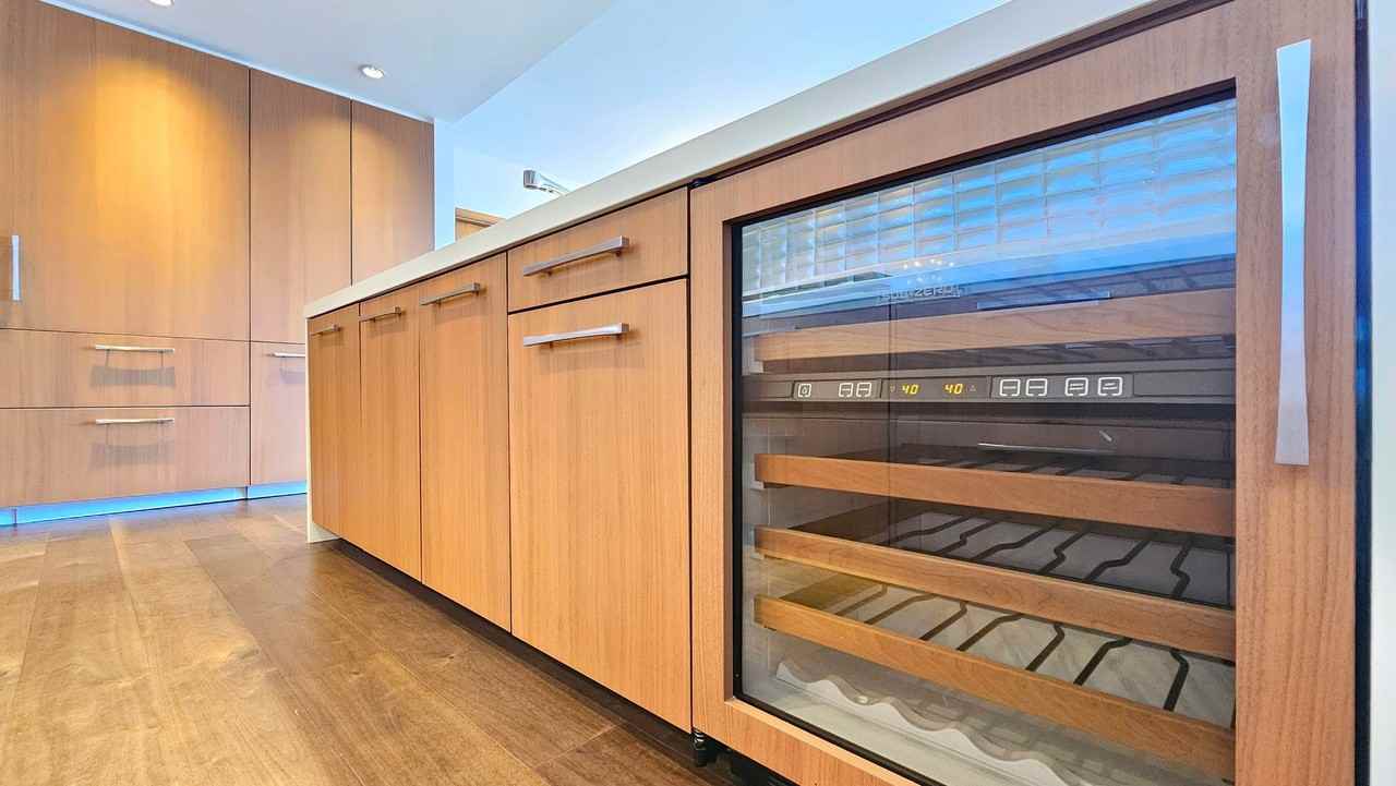 1555 Kapiolani Blvd #802 - Photo 7 of 38