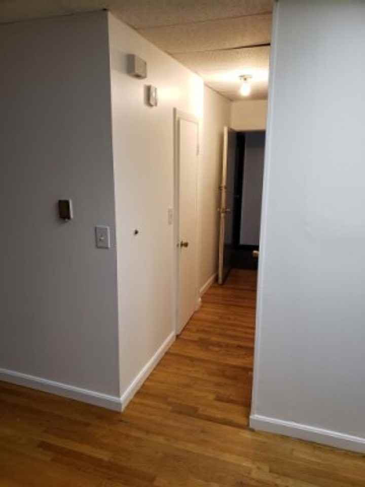 199 Strathmore Rd - Photo 6 of 8