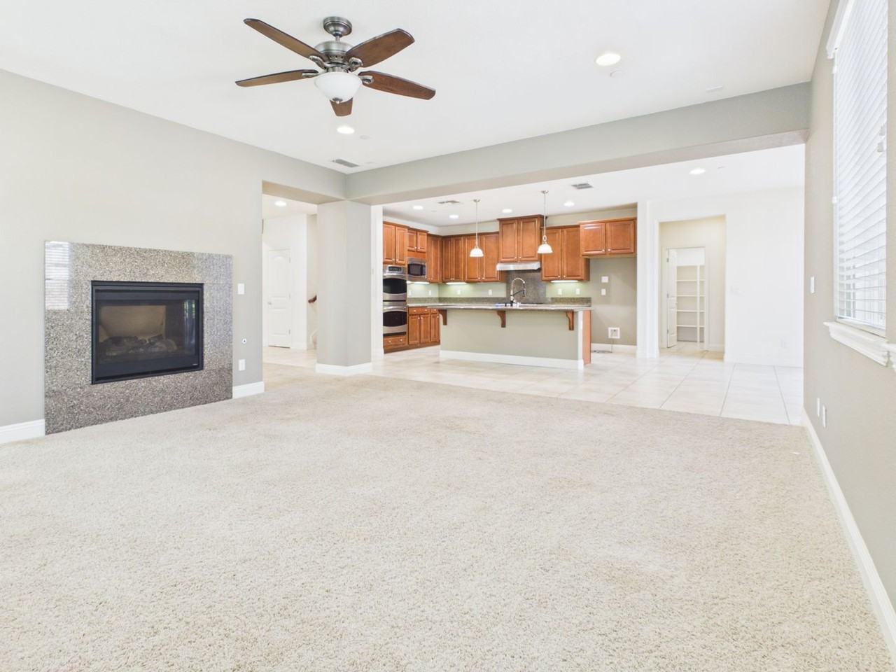 4085 David Loop - Photo 7 of 32