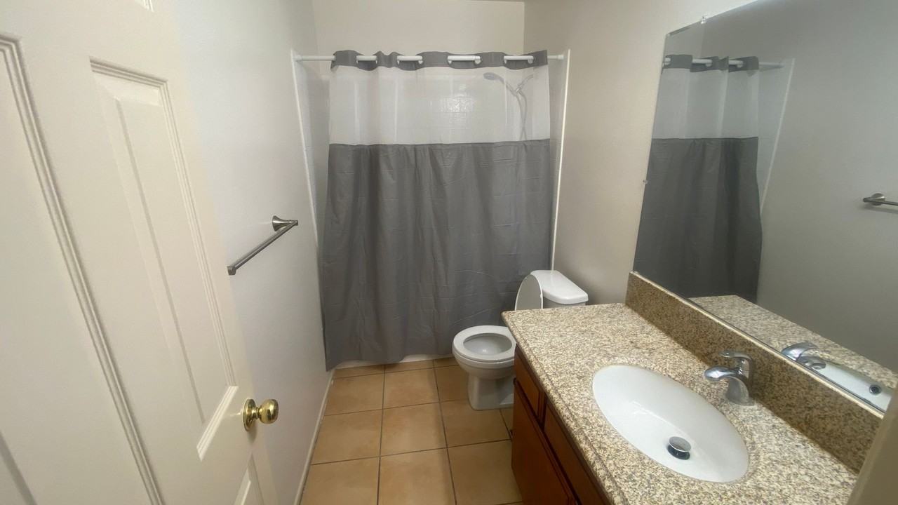 310 N Moore Ave #C - Photo 6 of 13