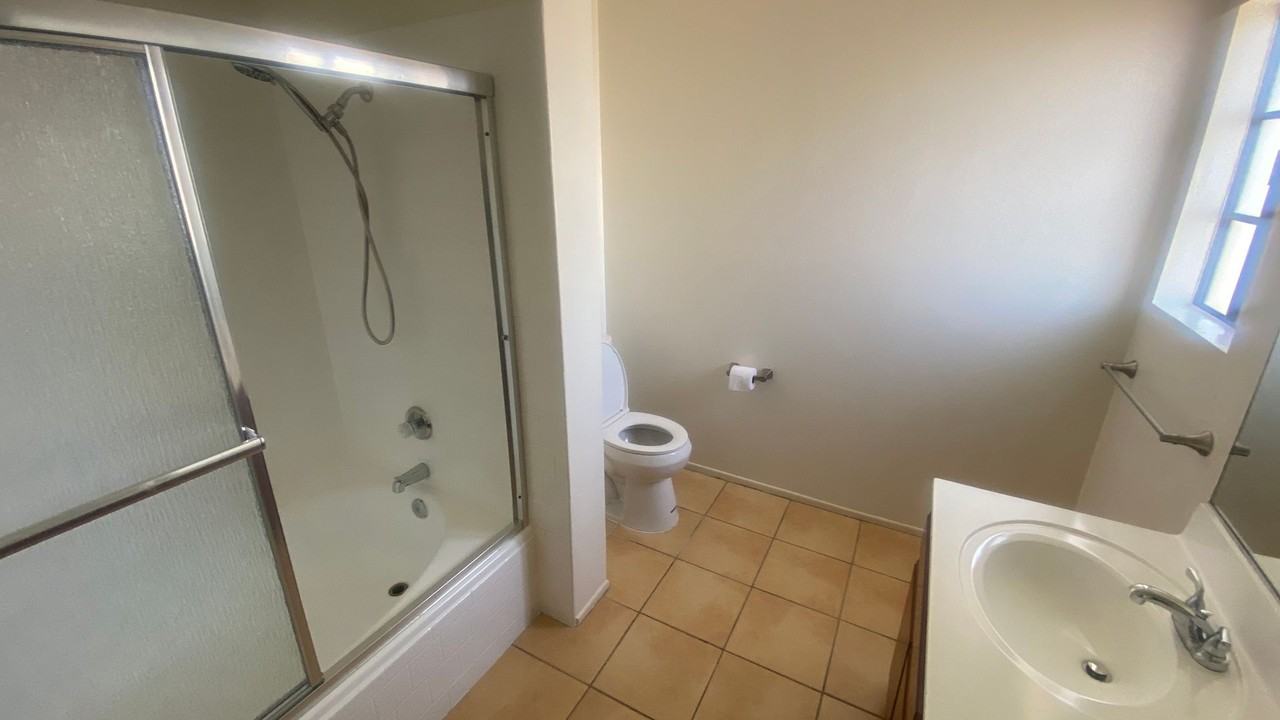 310 N Moore Ave #C - Photo 7 of 13