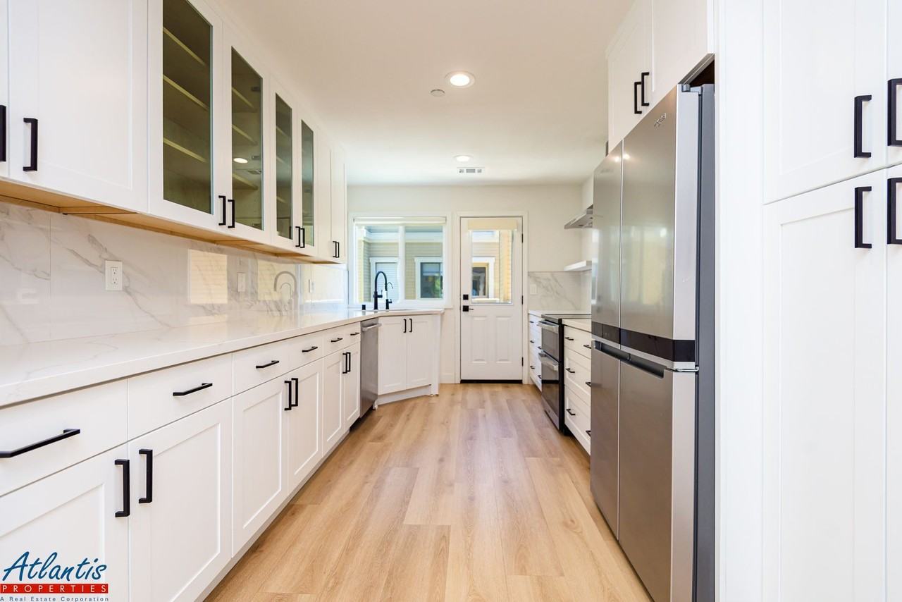 990 La Mesa Ter #F - Photo 4 of 22