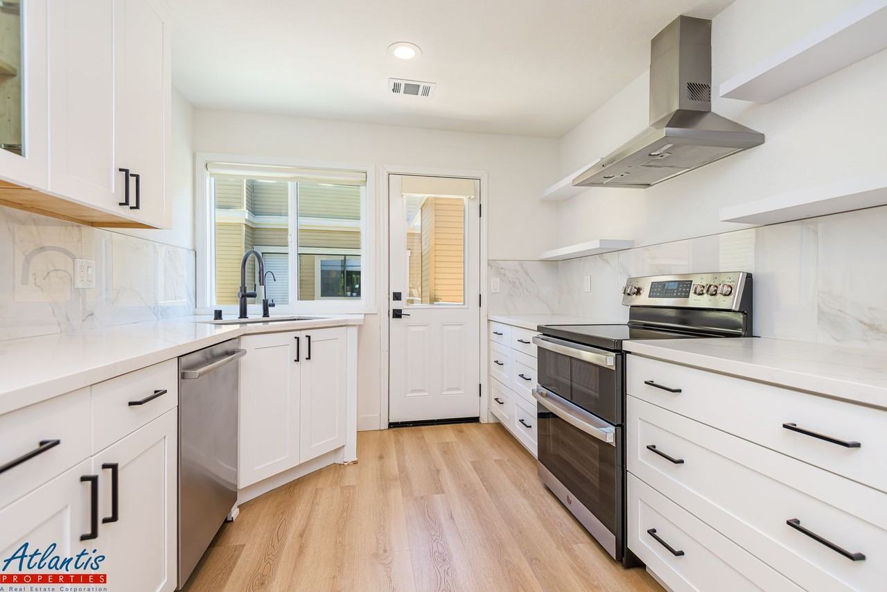 990 La Mesa Ter #F - Photo 5 of 22