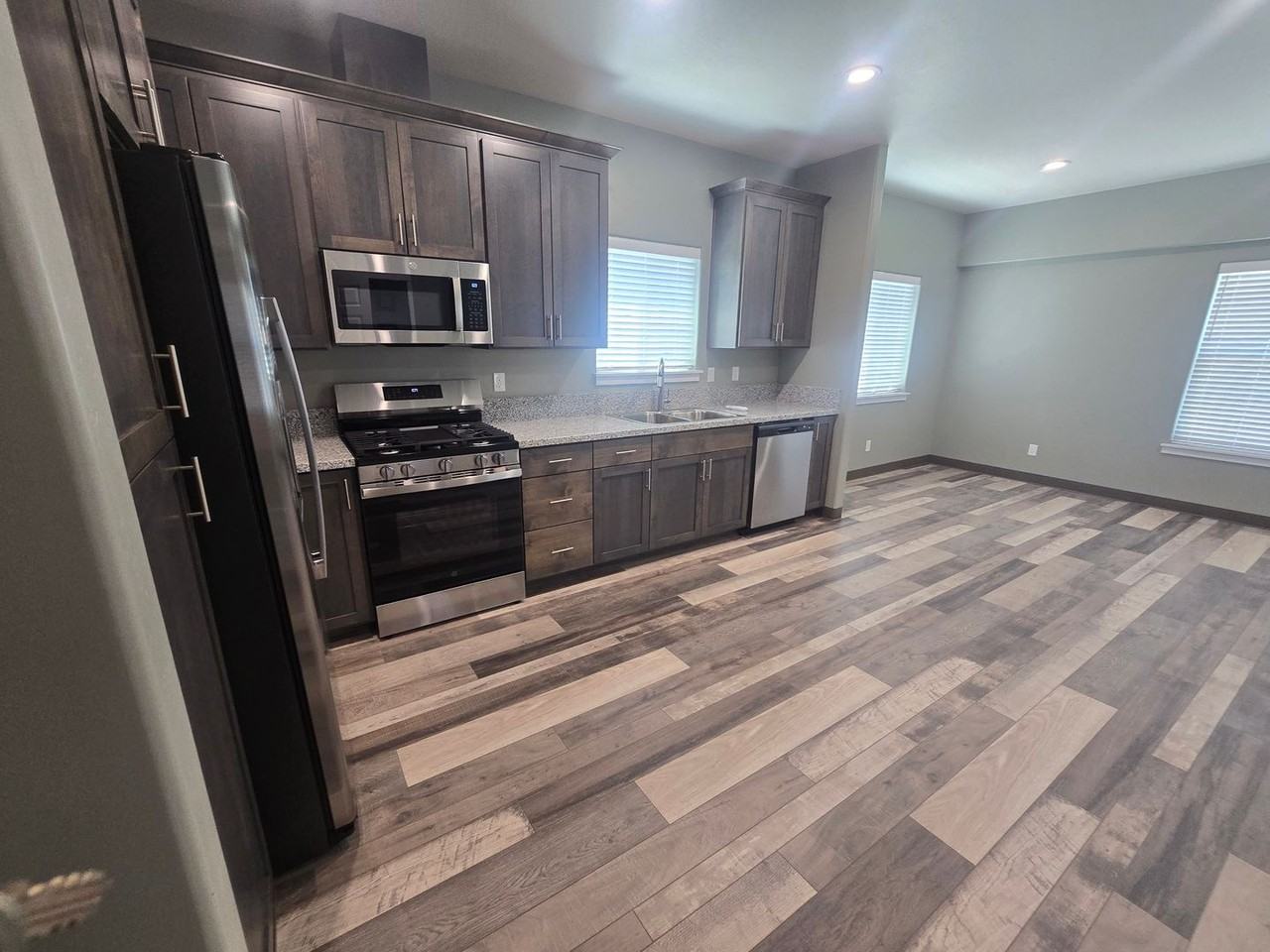 2032 Sw Allen Creek Rd #B - Photo 6 of 21