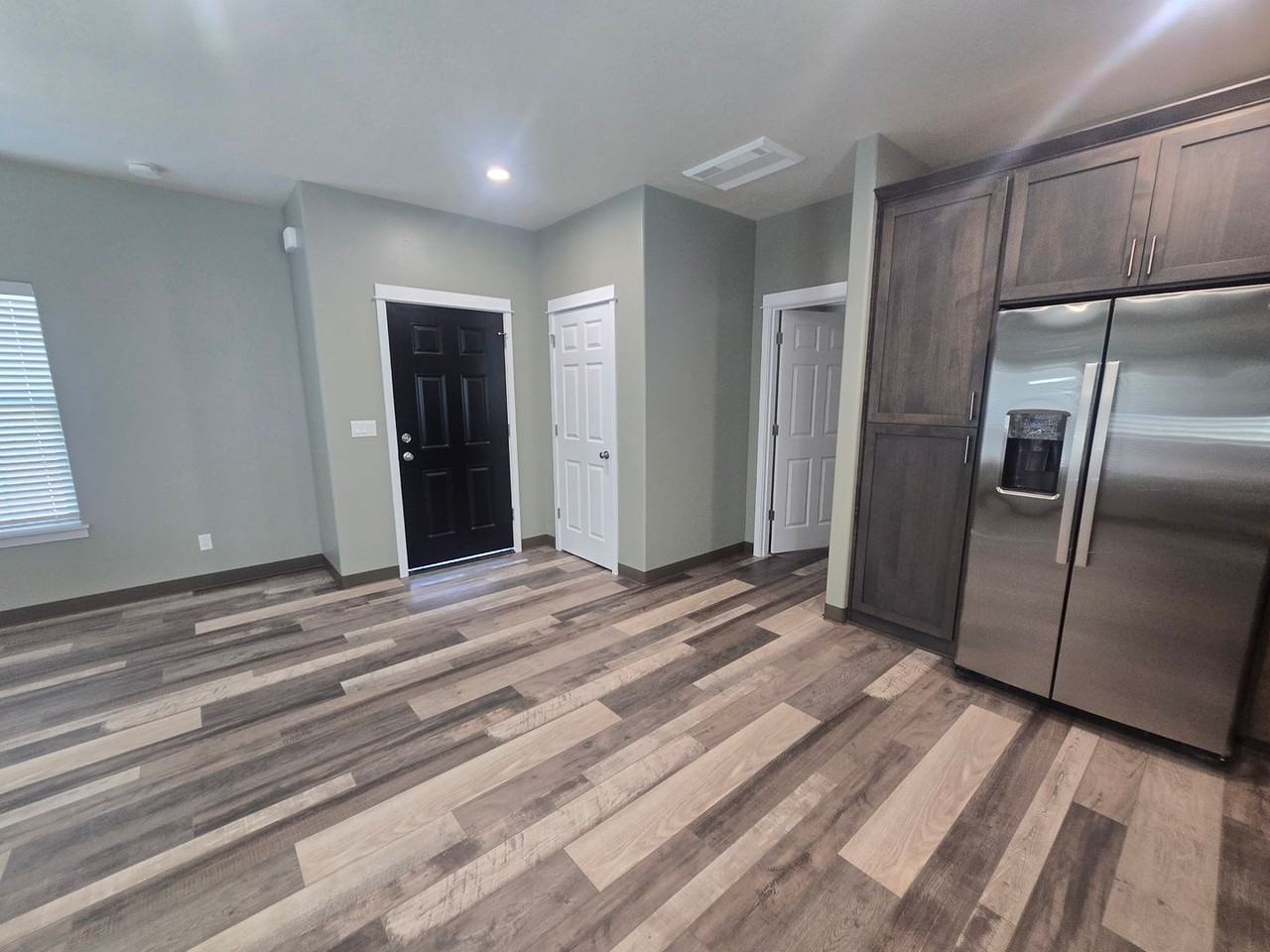 2032 Sw Allen Creek Rd #B - Photo 7 of 21