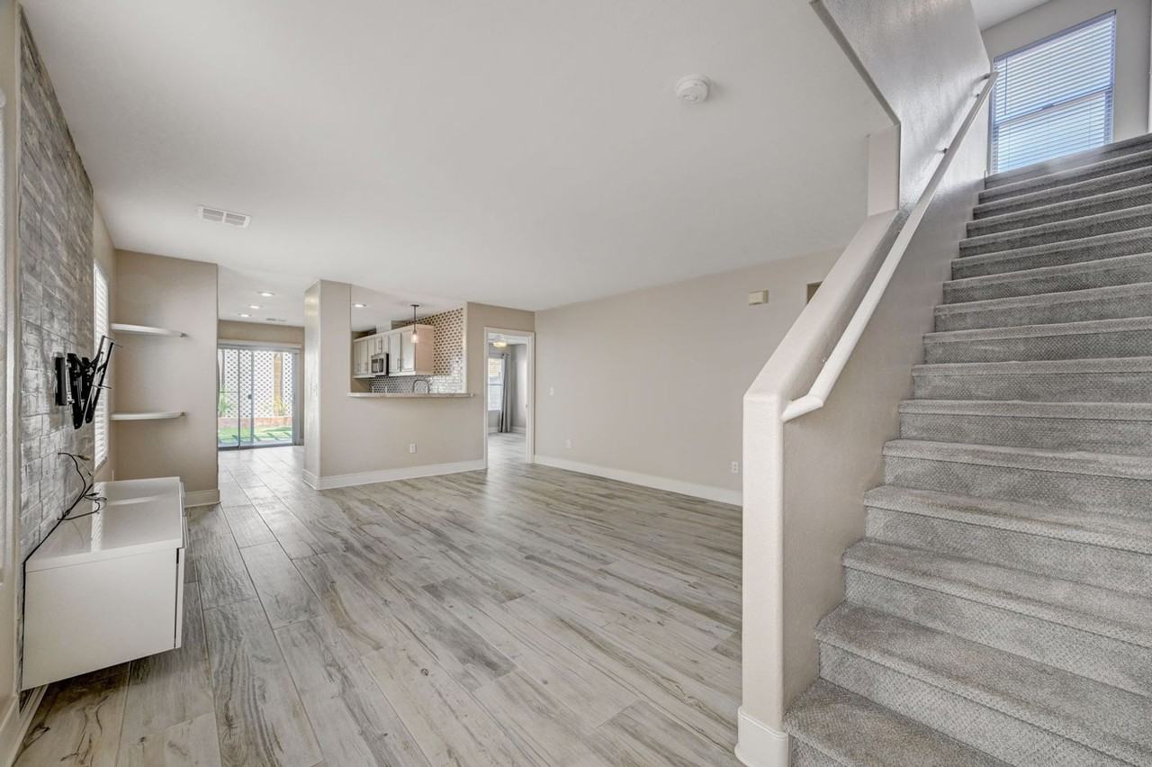 11092 Verismo St - Photo 5 of 42