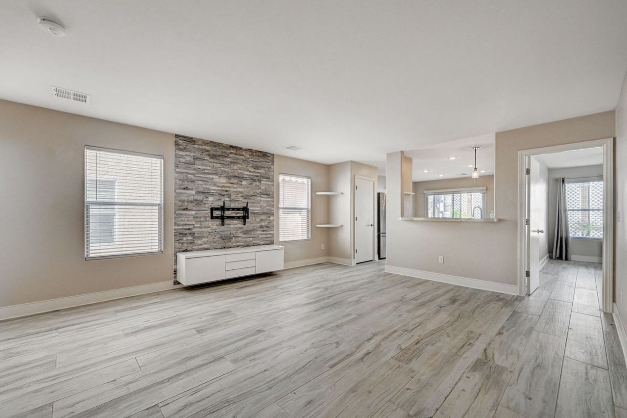 11092 Verismo St - Photo 7 of 42