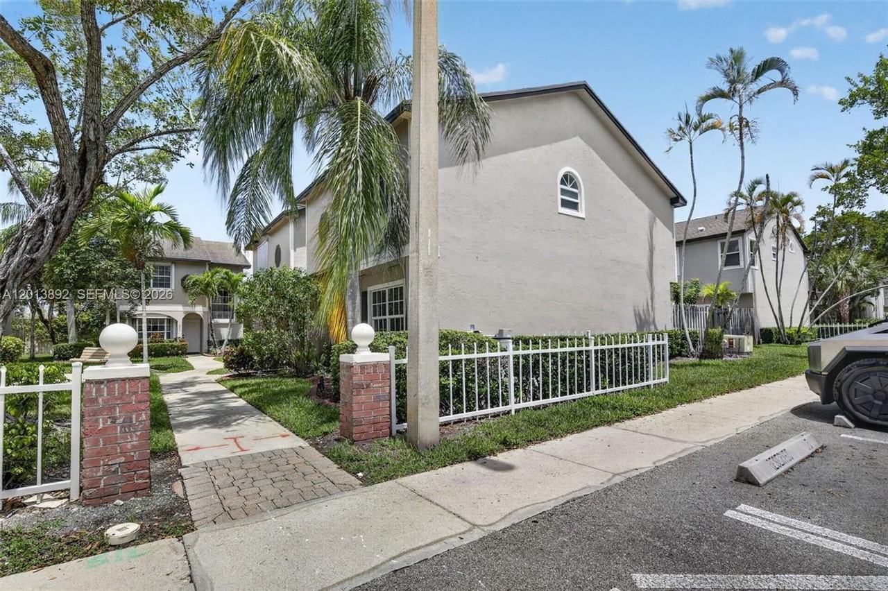 3815 Nw 122nd Ter - Photo 3 of 32