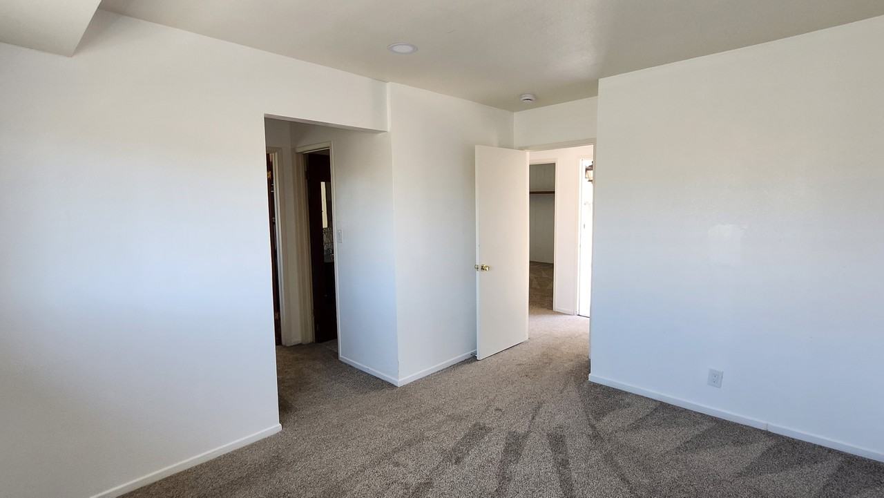 1241 W Fir Ave - Photo 3 of 20