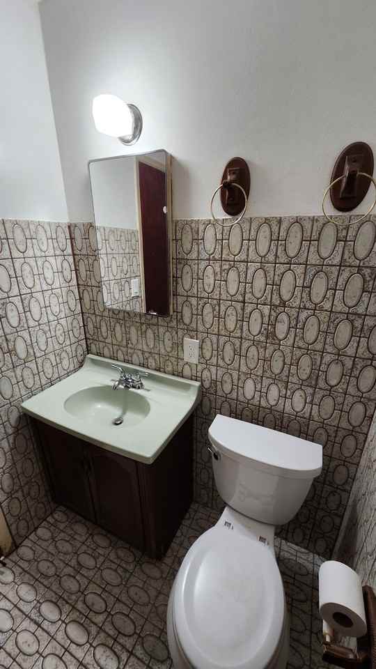 1241 W Fir Ave - Photo 4 of 20