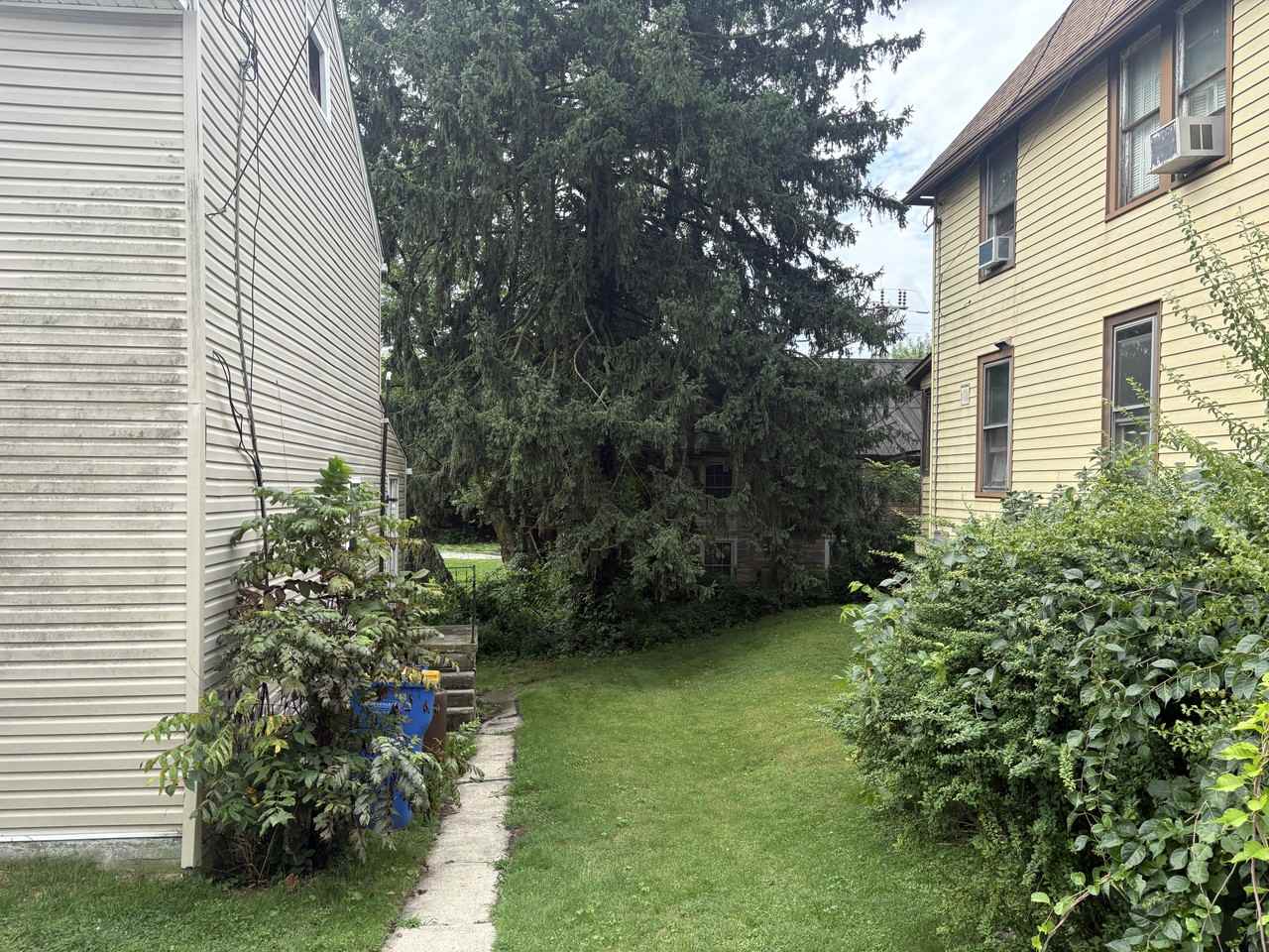 132 Main St - Photo 3 of 17