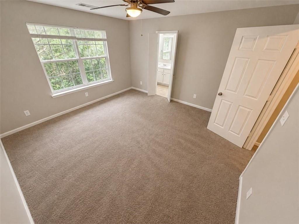 6764 Blackstone Pl - Photo 4 of 8