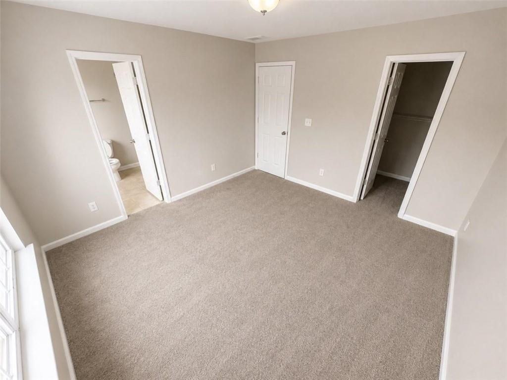 6764 Blackstone Pl - Photo 5 of 8