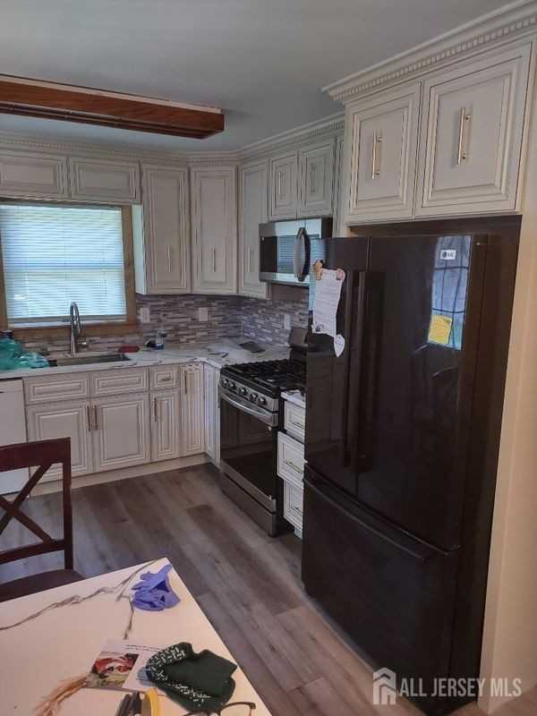 204 Marlin Dr - Photo 4 of 13