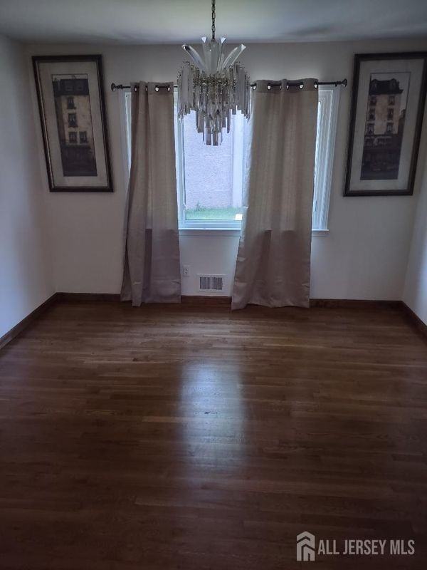 204 Marlin Dr - Photo 5 of 13