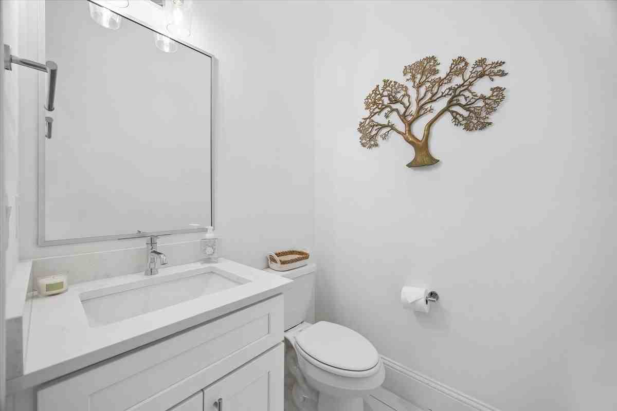 826 Nadine St - Photo 7 of 21
