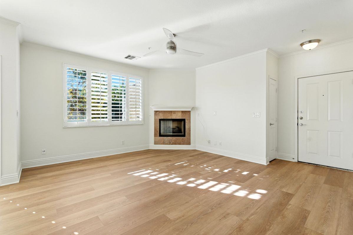 22681 Oakgrove ##225 - Photo 4 of 42