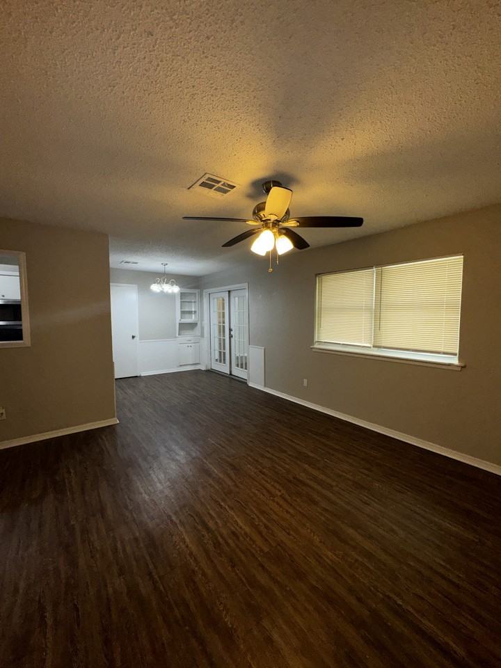 4709 Meench Dr - Photo 3 of 21