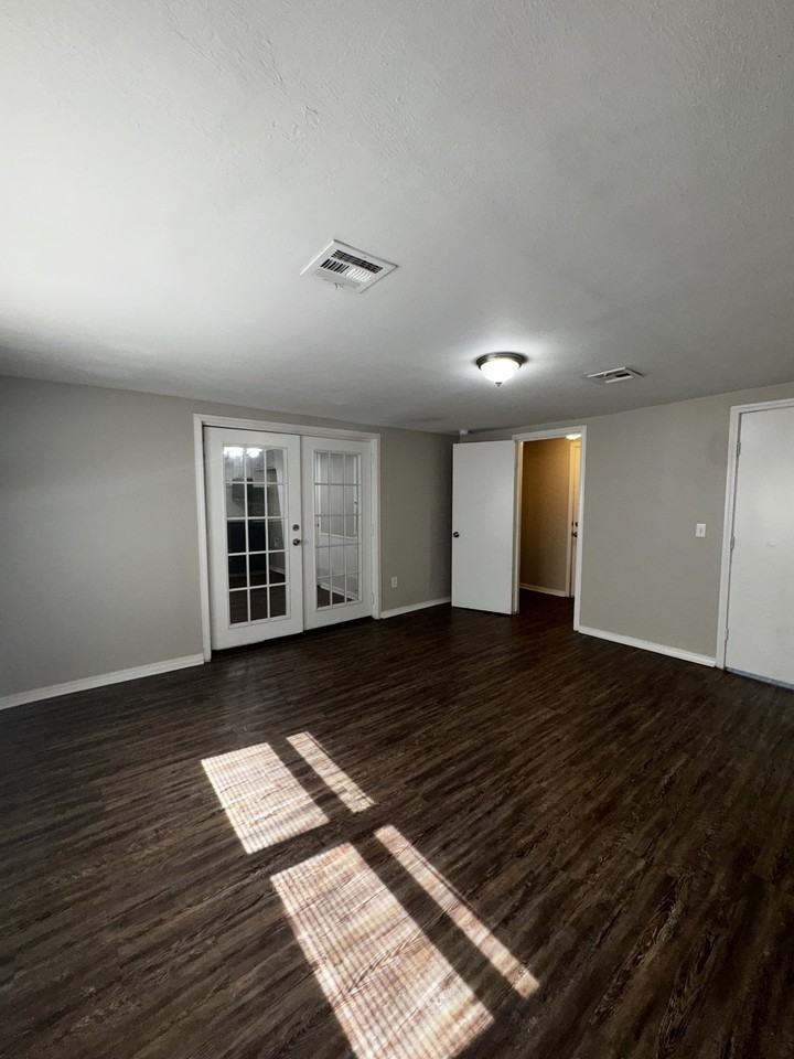 4709 Meench Dr - Photo 5 of 21